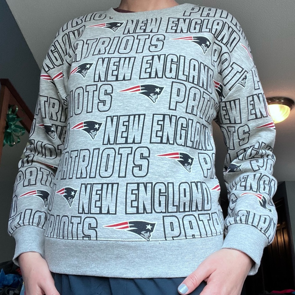 New England Patriots crew neck sweatshirt